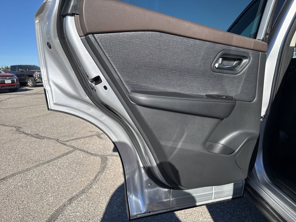 Used 2022 Nissan Rogue SV image 28