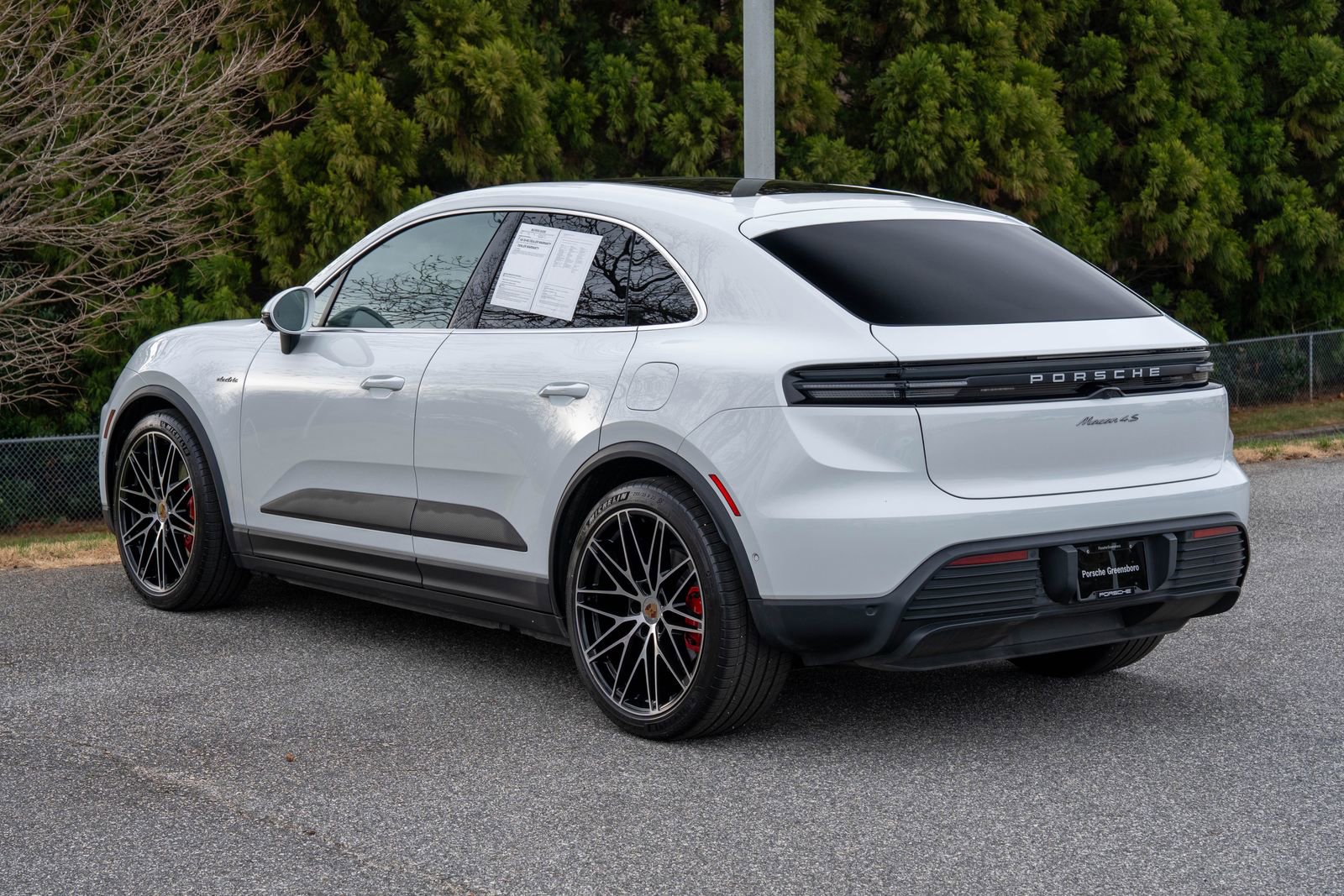 Certified 2025 Porsche Macan 4S Electric image 3