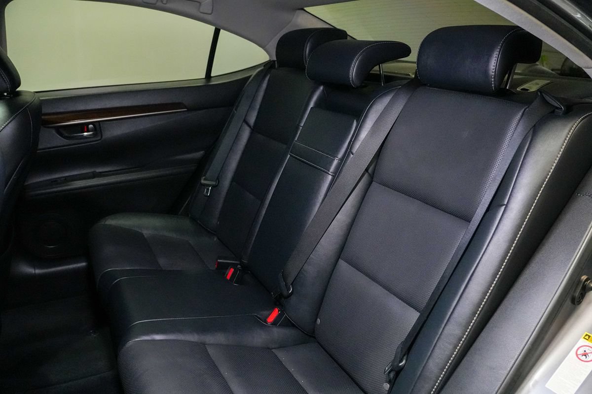 Used 2015 Lexus ES 350 w/ Premium Package FWD image 18