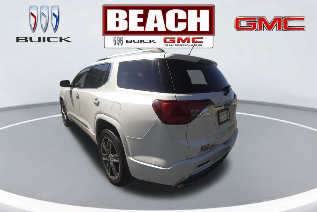 Used 2017 GMC Acadia Denali w/ Technology Package FWD image 5