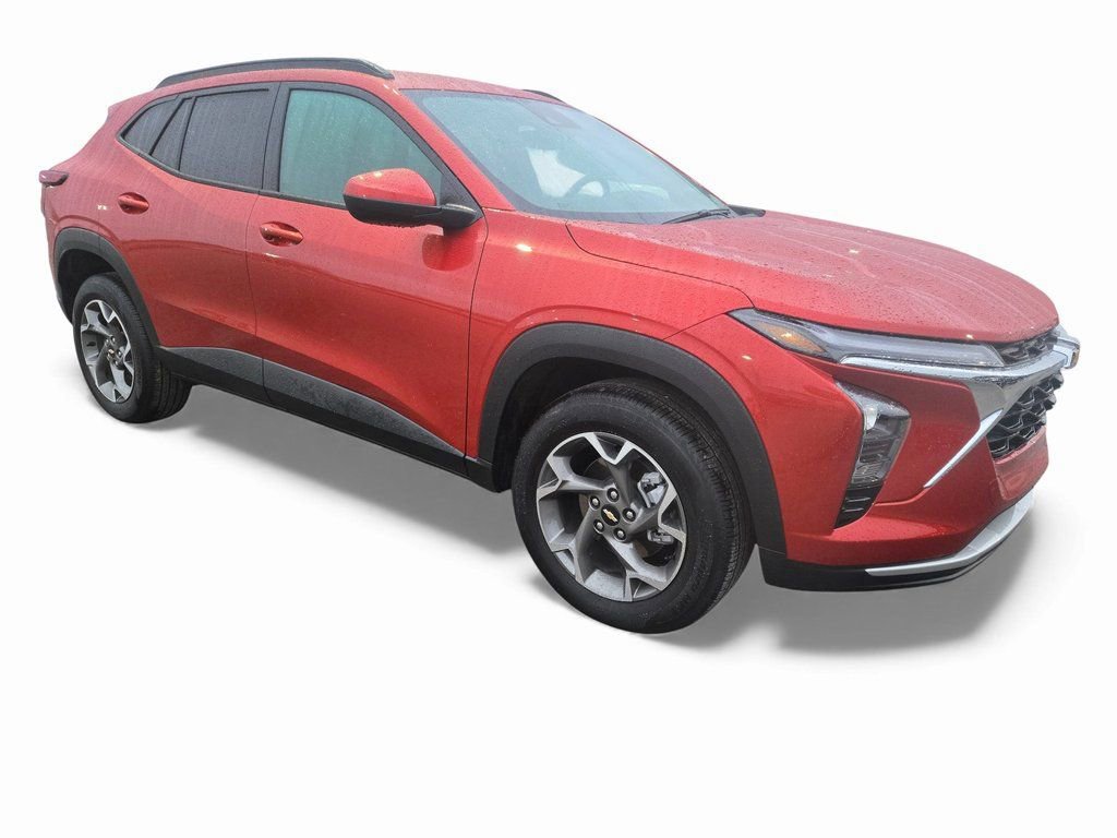 Used 2024 Chevrolet Trax LT w/ Driver Confidence Package image 2