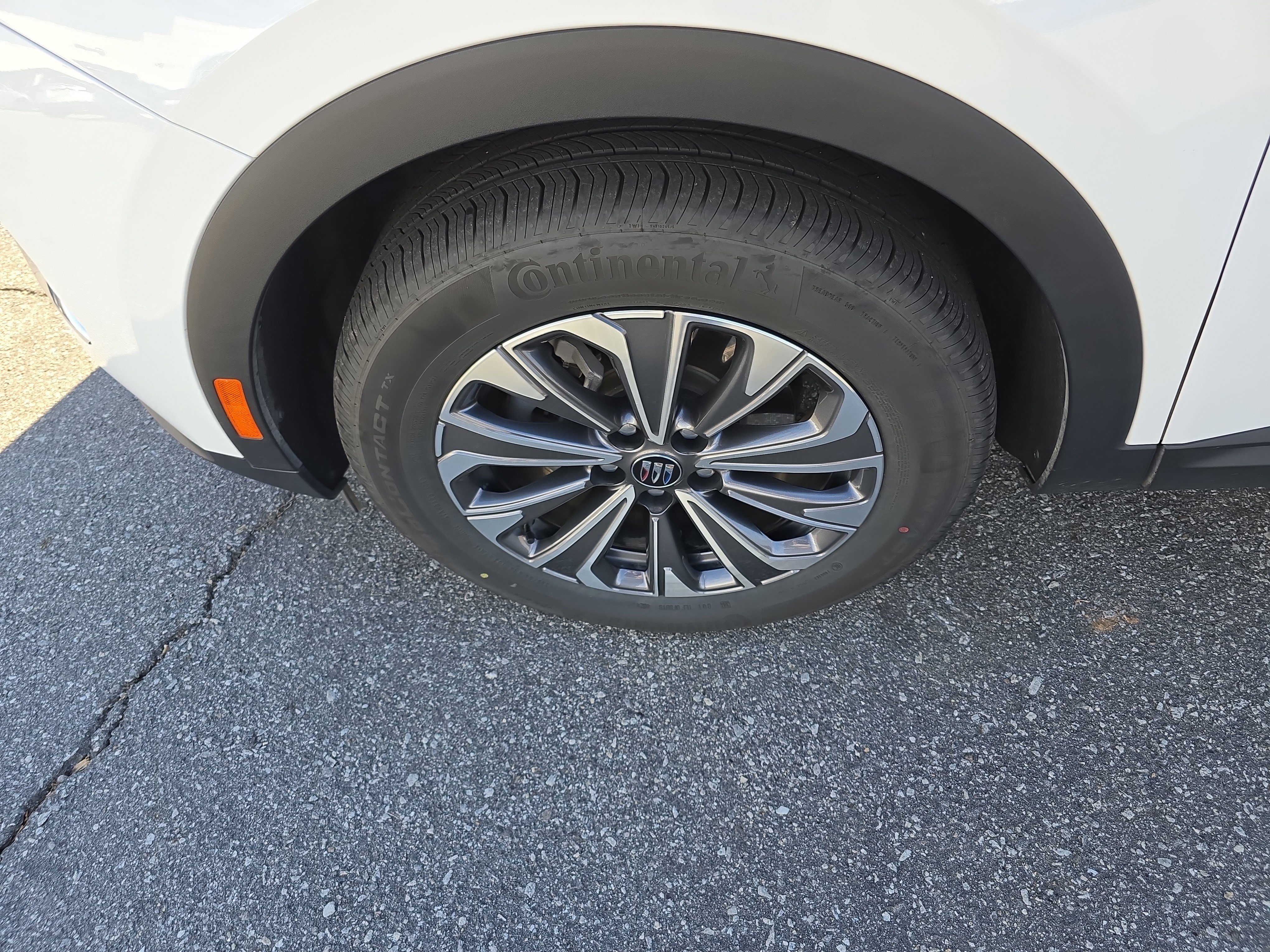 Used 2025 Buick Envision Preferred image 11