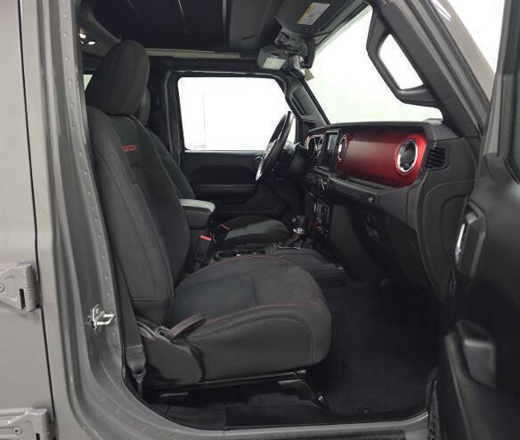 Used 2019 Jeep Wrangler Unlimited Rubicon w/ Uconnect 4C Nav & Sound Group AWD/4WD image 10