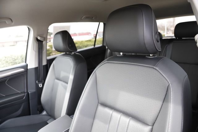 Used 2023 Volkswagen Tiguan SE image 13