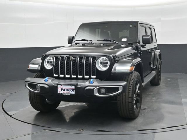 Used 2022 Jeep Wrangler Unlimited Sahara w/ Cold Weather Group image 8