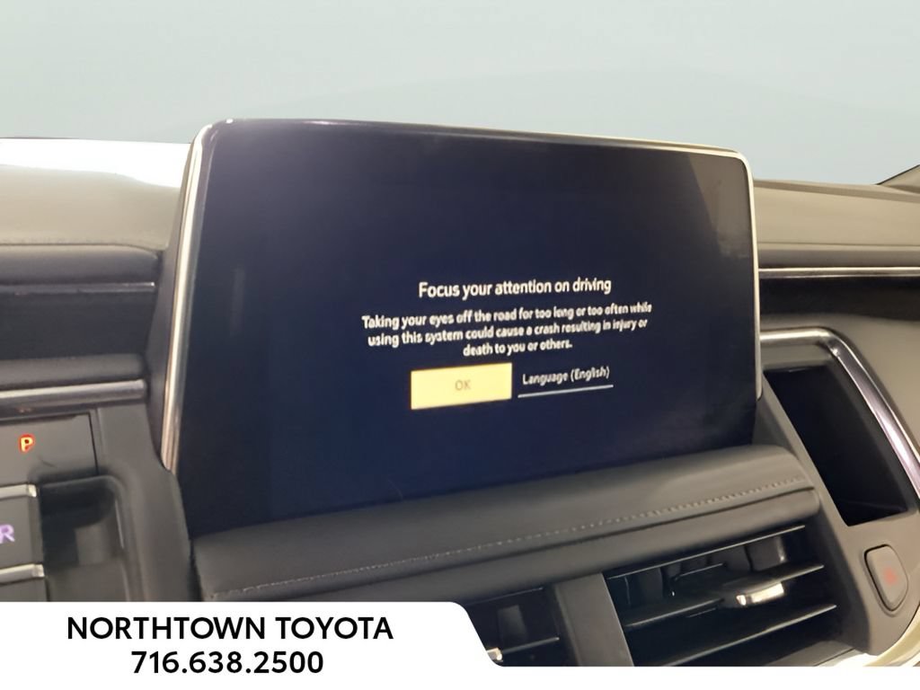 Used 2023 GMC Yukon SLE w/ Gmc Pro Safety Plus Package AWD/4WD image 8