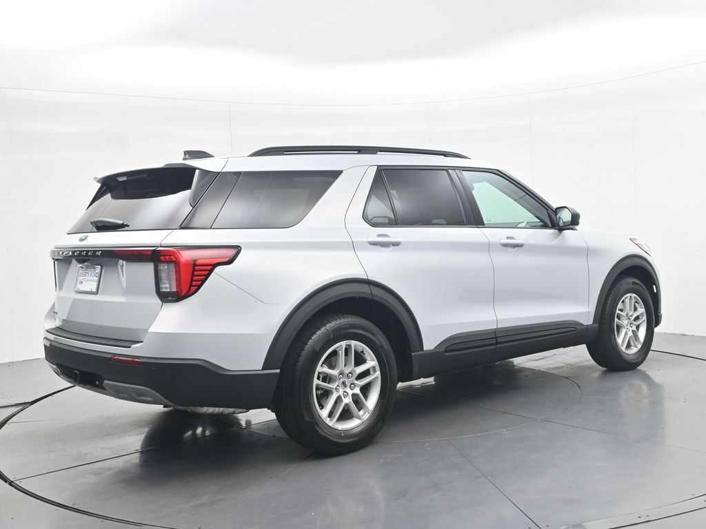 New 2026 Ford Explorer Active w/ Active Comfort Package RWD image 7