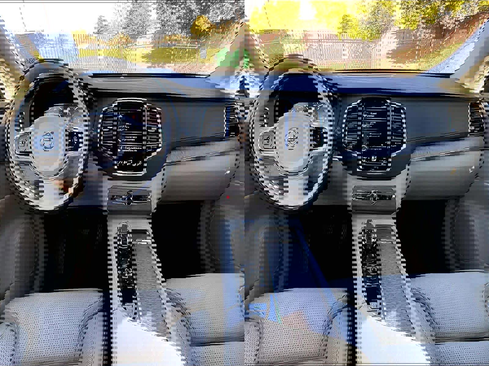 Used 2022 Volvo XC90 T8 Inscription w/ Advanced Package image 18