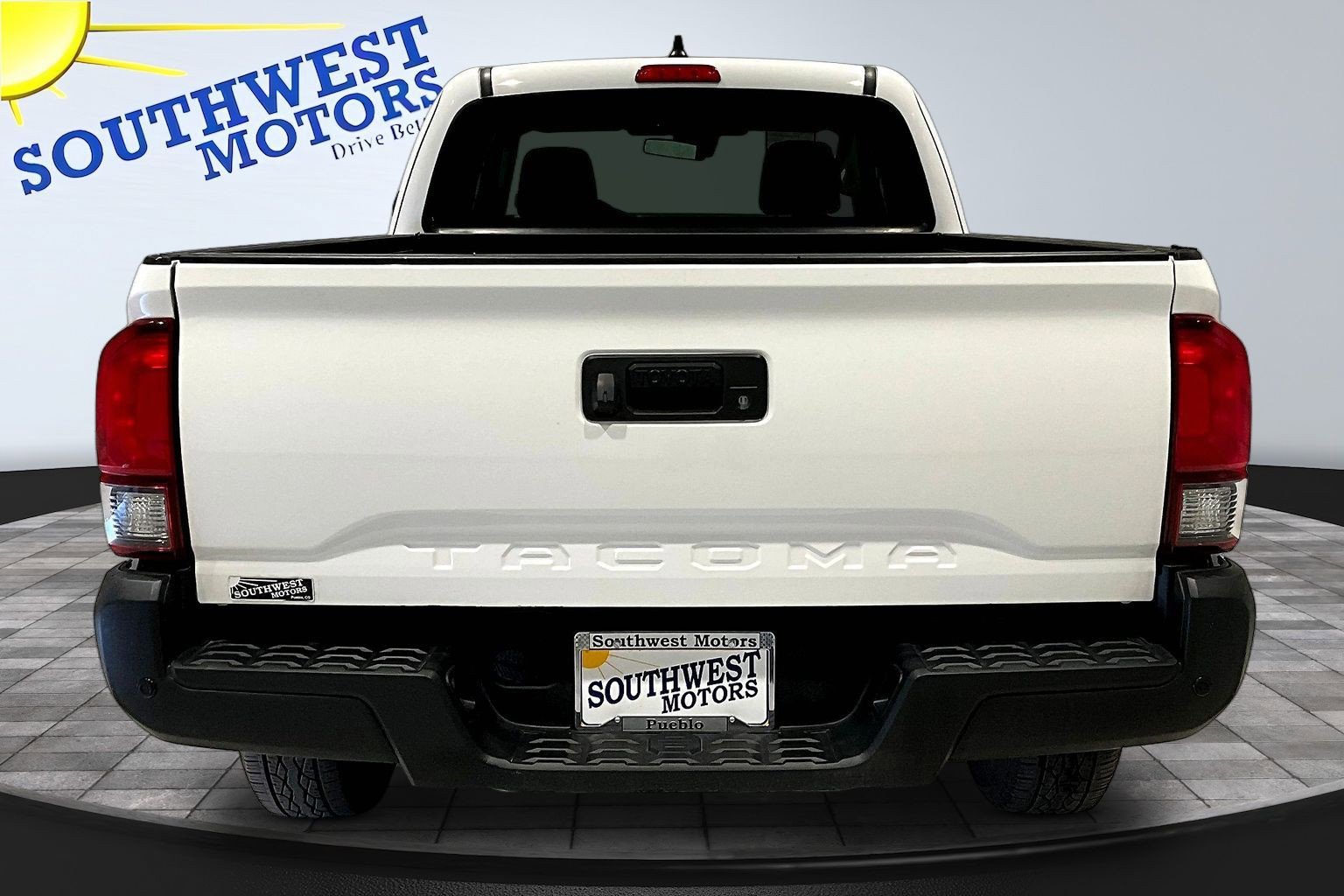 Used 2021 Toyota Tacoma SR image 5