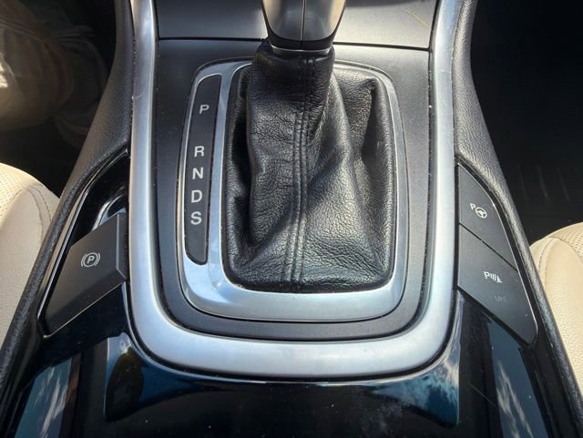 Used 2018 Ford Edge Titanium w/ Equipment Group 302A AWD/4WD image 37