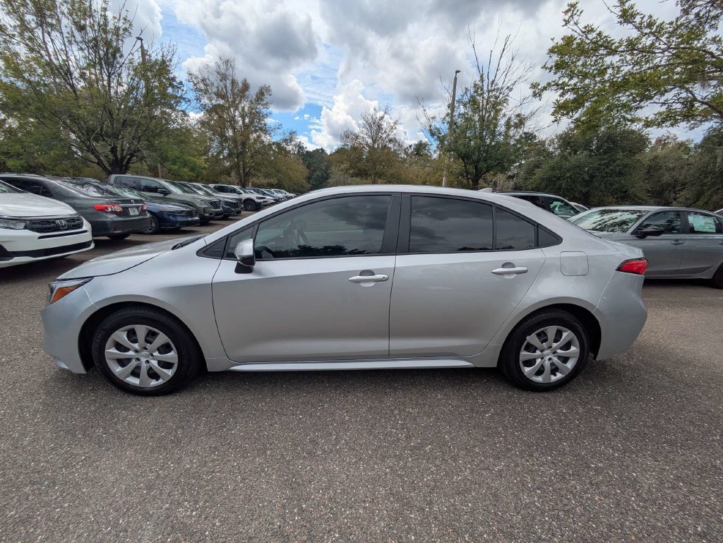 Used 2026 Toyota Corolla LE FWD image 7