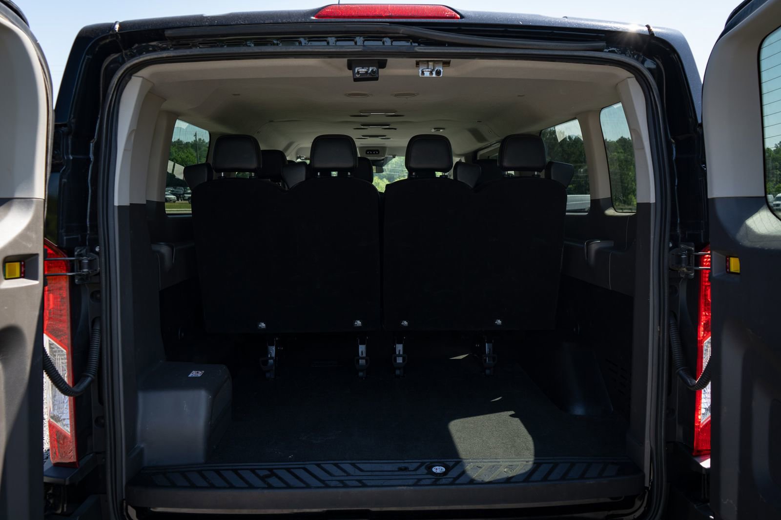 Used 2021 Ford Transit 350 XLT RWD image 9
