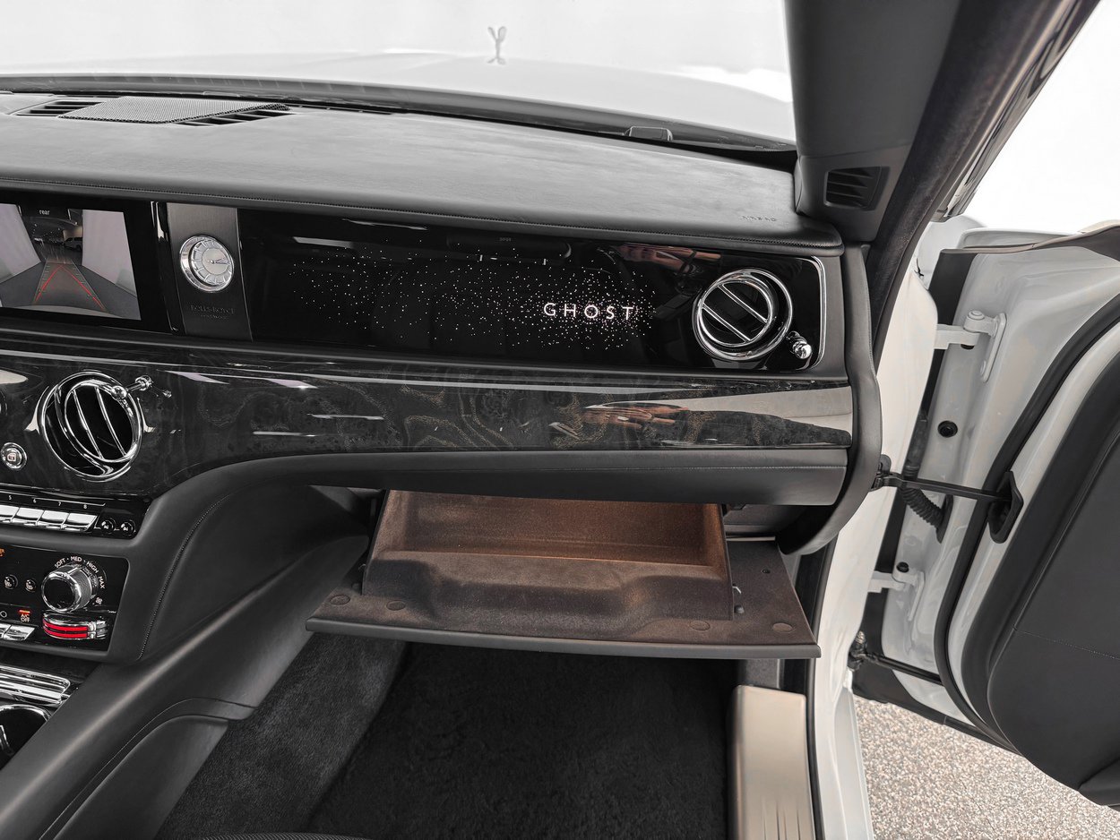 Certified 2022 Rolls-Royce Ghost image 34
