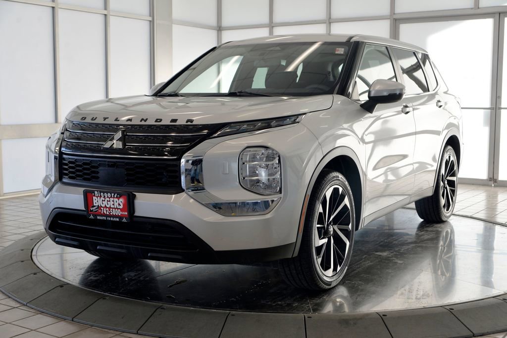 Used 2022 Mitsubishi Outlander ES image 4