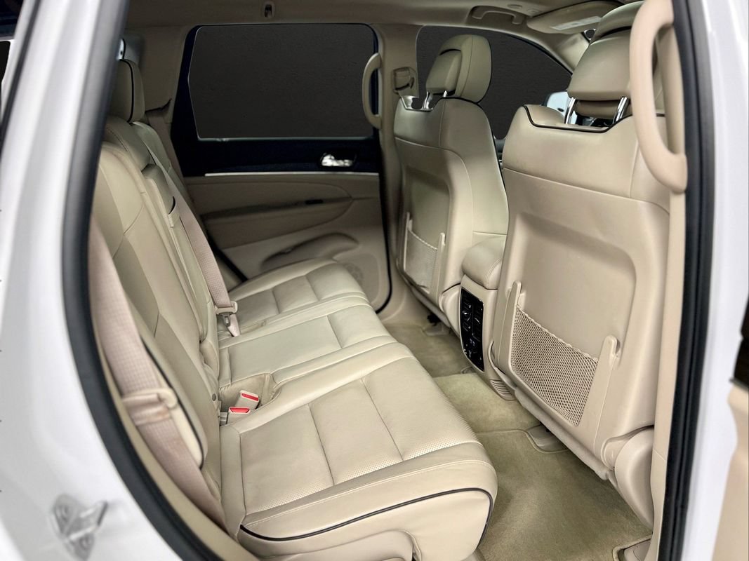 Used 2020 Jeep Grand Cherokee Overland AWD/4WD image 22