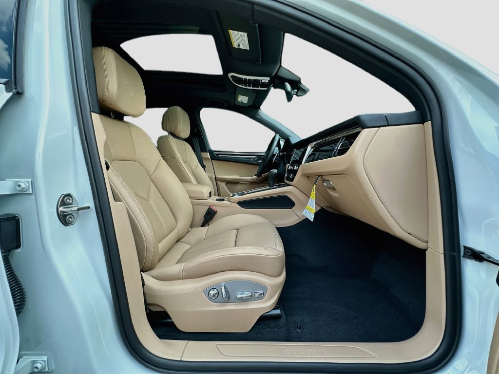 New 2026 Porsche Macan AWD/4WD image 29