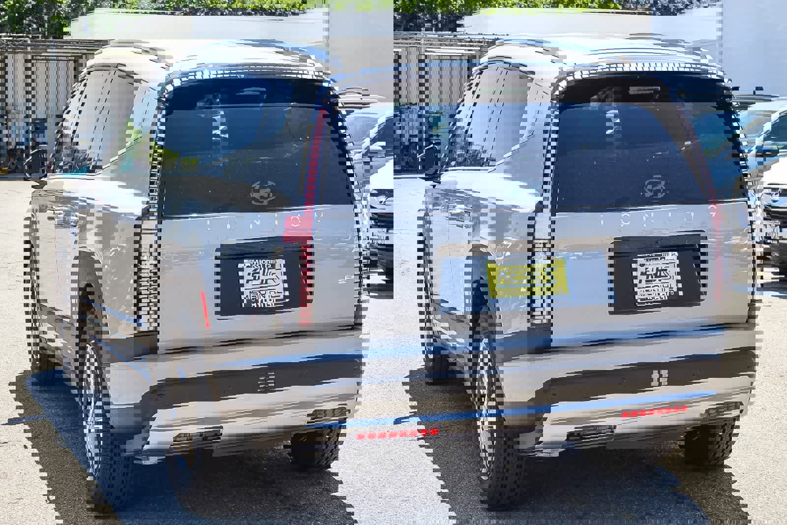 New 2026 Hyundai Ioniq 9 SE image 6