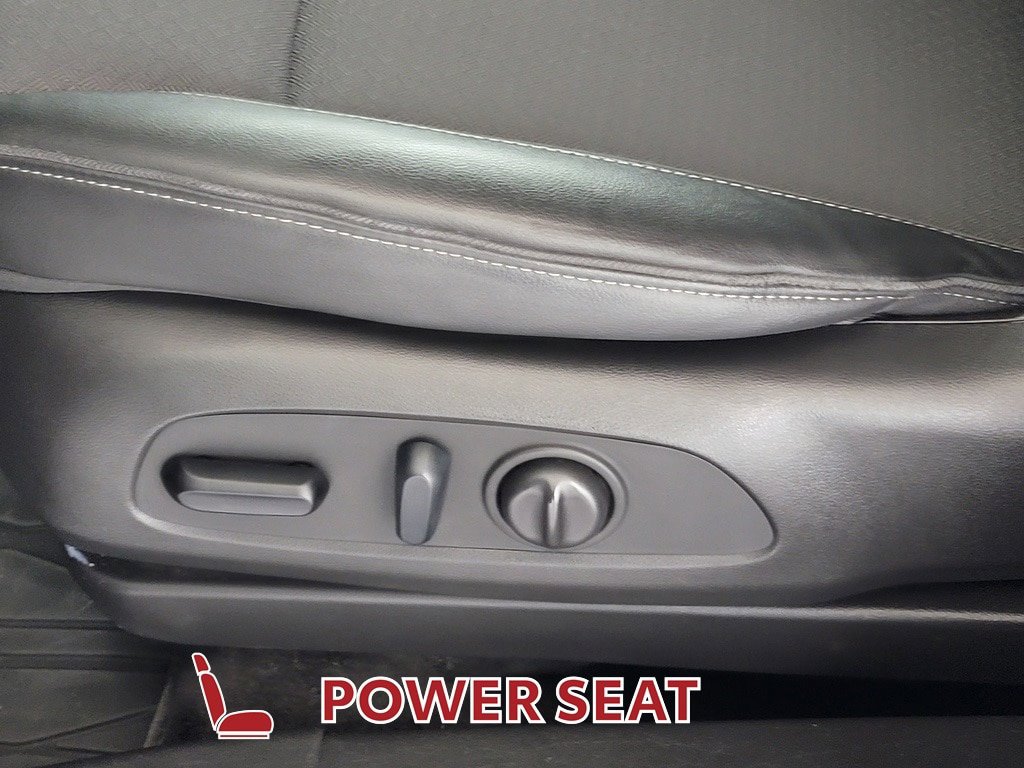 Used 2022 Buick Encore GX Select w/ Sport Touring Package FWD image 15
