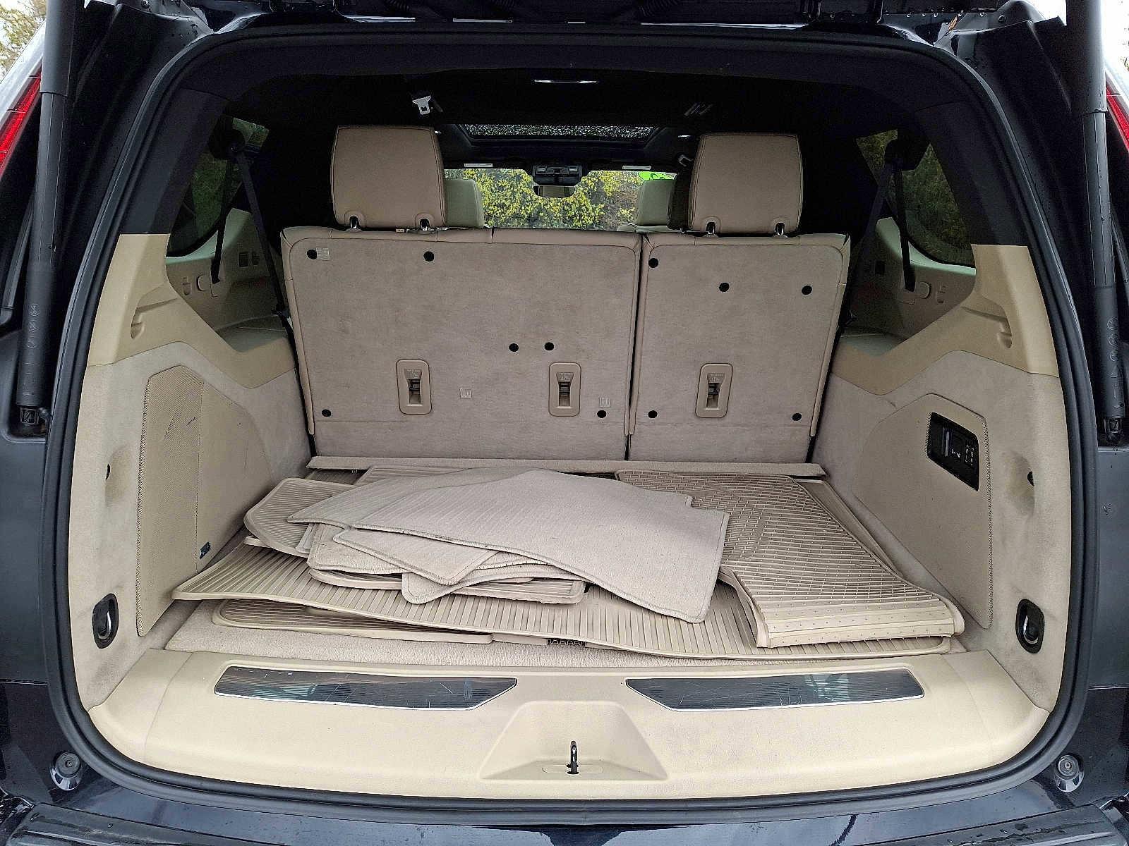 Used 2022 Cadillac Escalade ESV Premium Luxury image 30