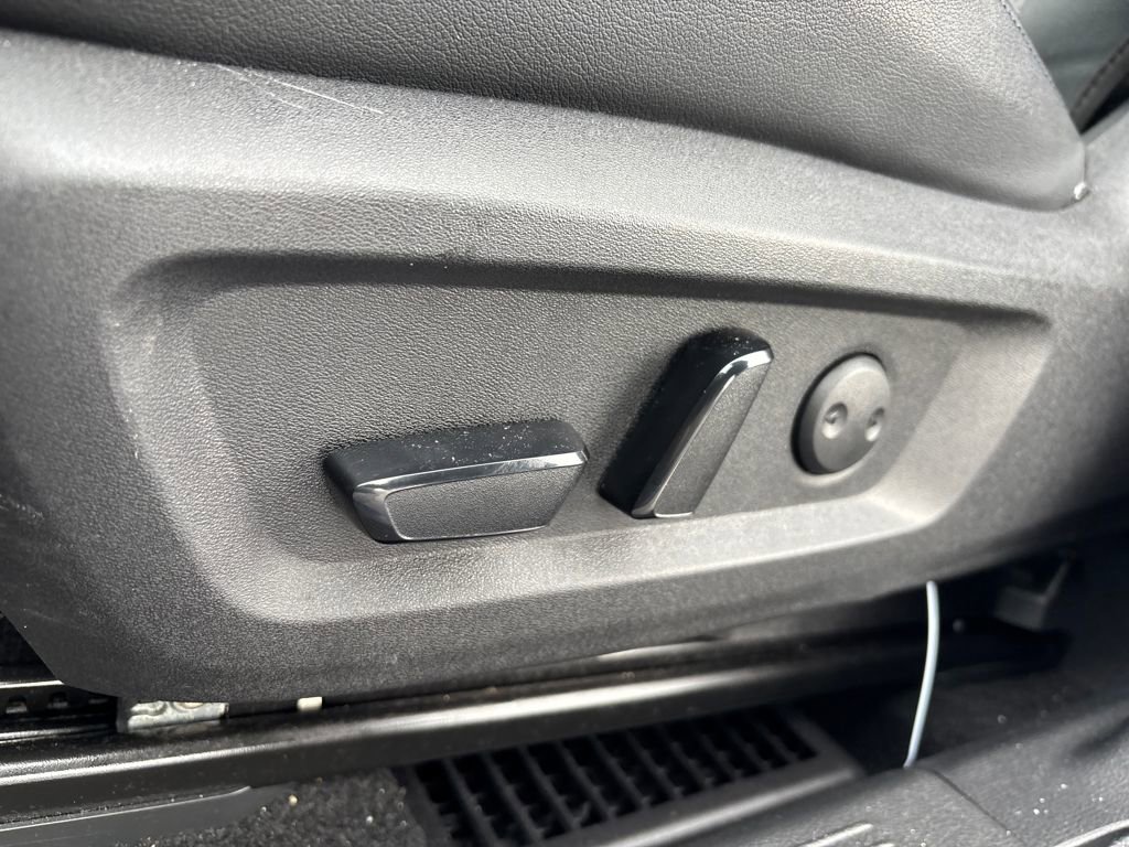 Used 2023 Nissan Rogue SV image 4