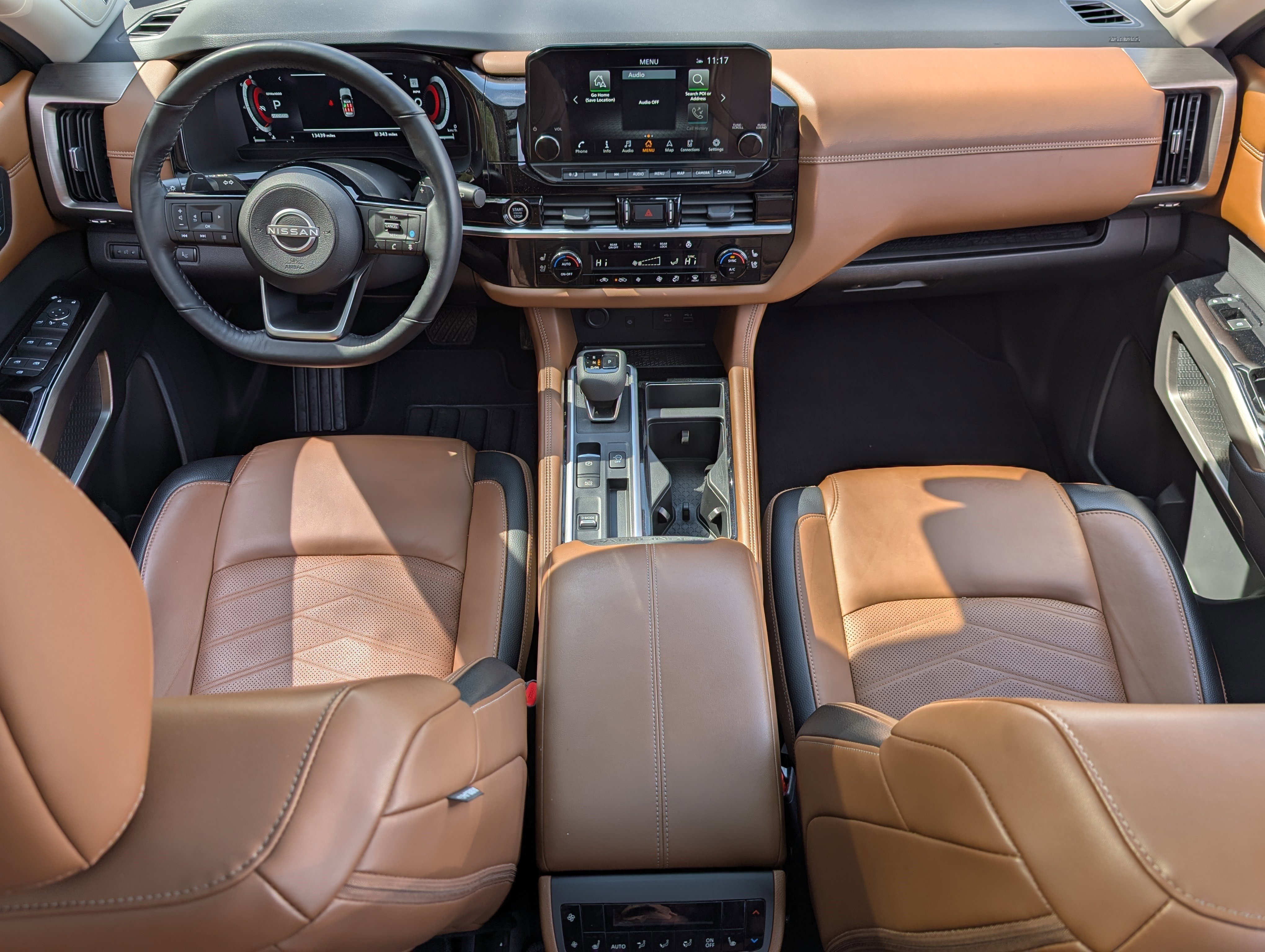 Used 2024 Nissan Pathfinder Platinum w/ Cargo Package FWD image 24