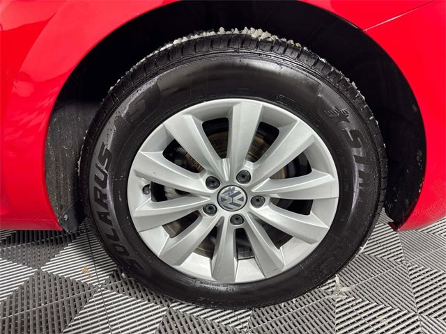 Used 2018 Volkswagen Beetle 2.0T S image 24