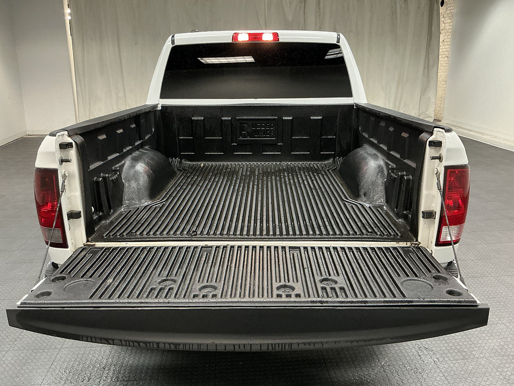Used 2021 RAM 1500 Classic SLT AWD/4WD image 22