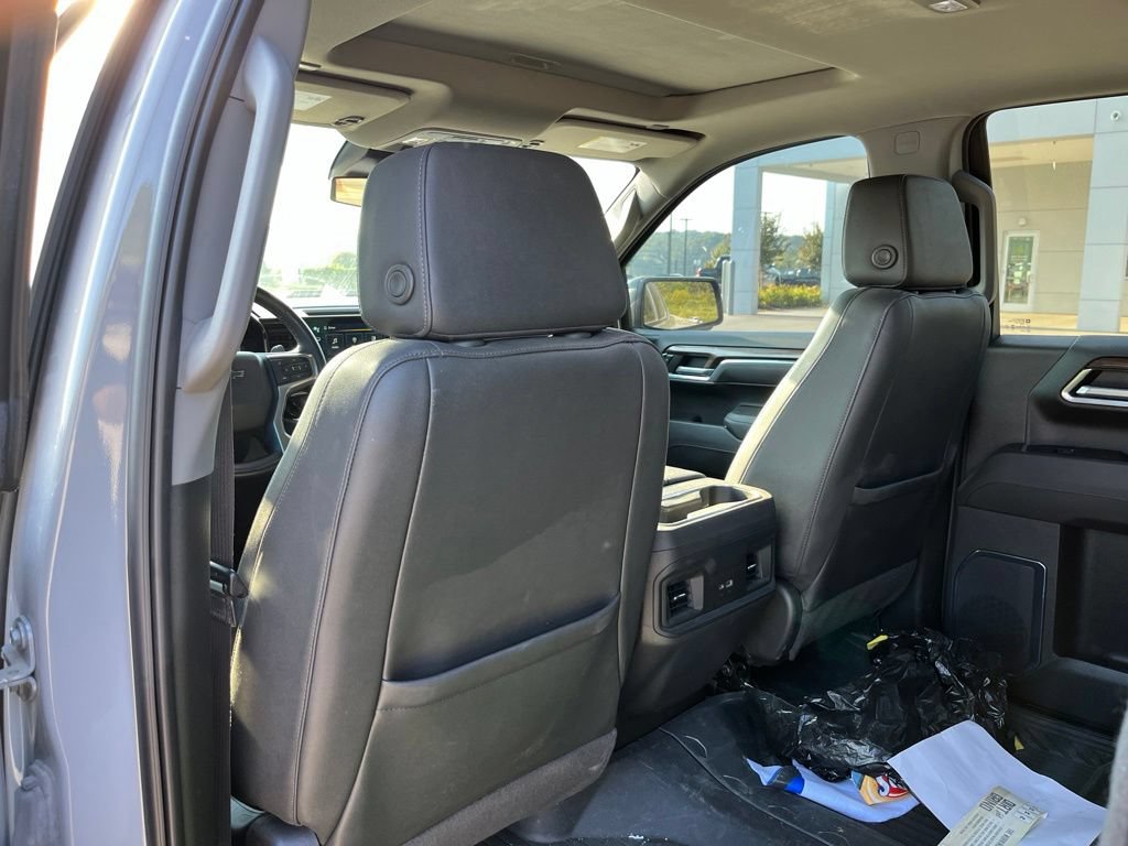 Used 2024 Chevrolet Silverado 1500 LT Trail Boss w/ Convenience Package II AWD/4WD image 10
