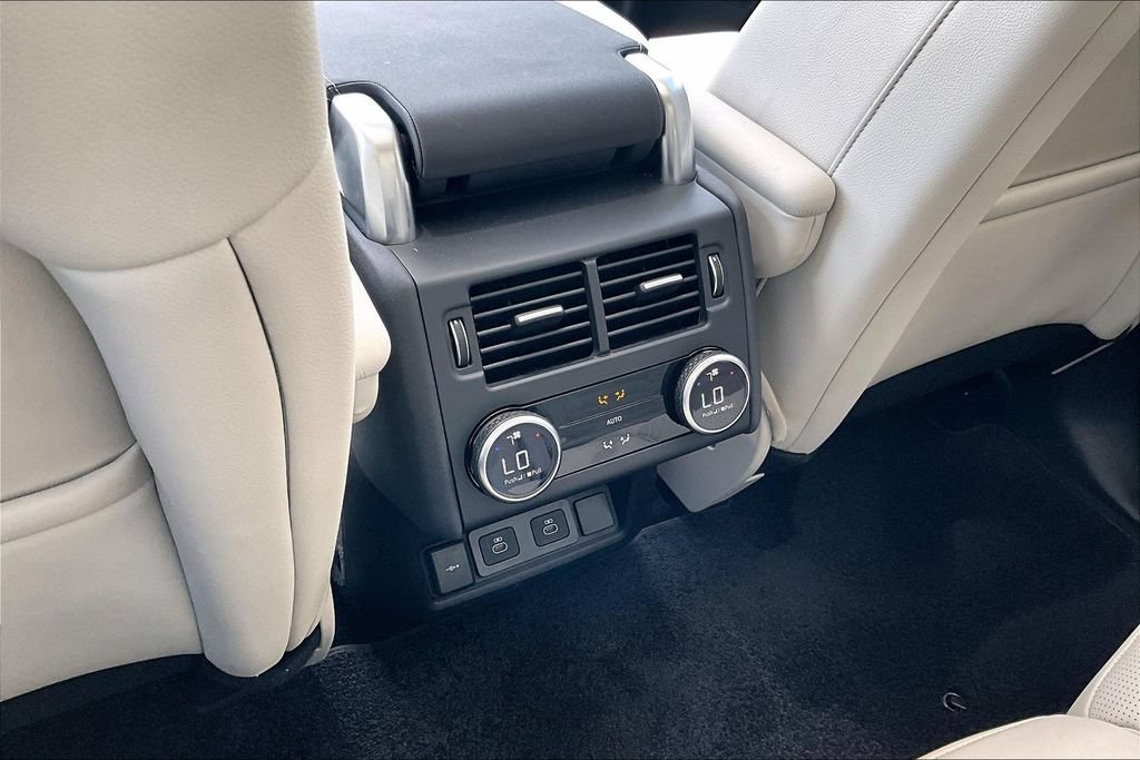 Certified 2025 Land Rover Discovery Dynamic SE AWD/4WD image 24