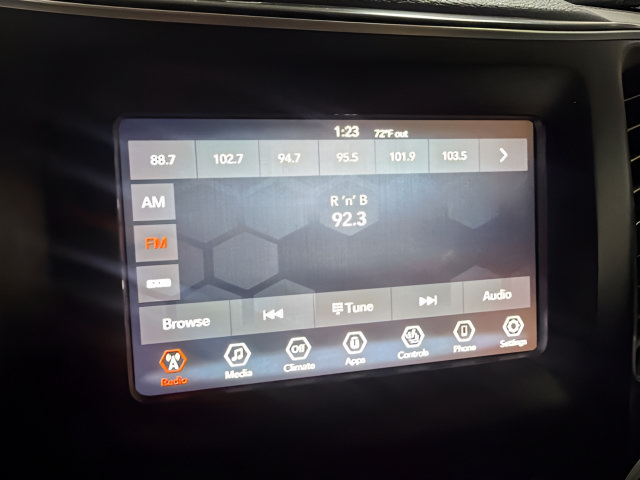Used 2020 Jeep Cherokee Latitude Lux w/ Comfort/Convenience Group AWD/4WD image 19