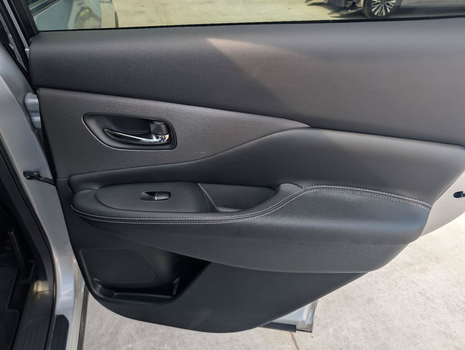 Used 2024 Nissan Murano SL w/ Cargo Package FWD image 17