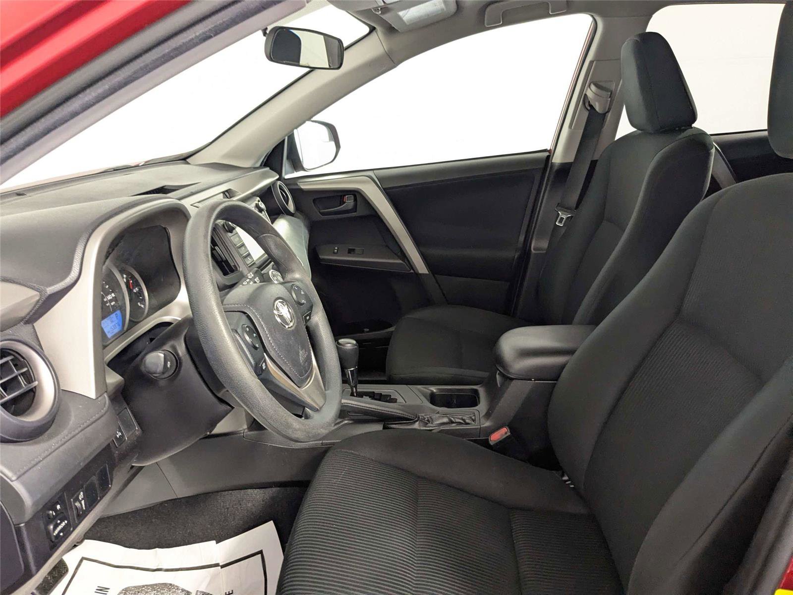 Used 2016 Toyota RAV4 LE image 11