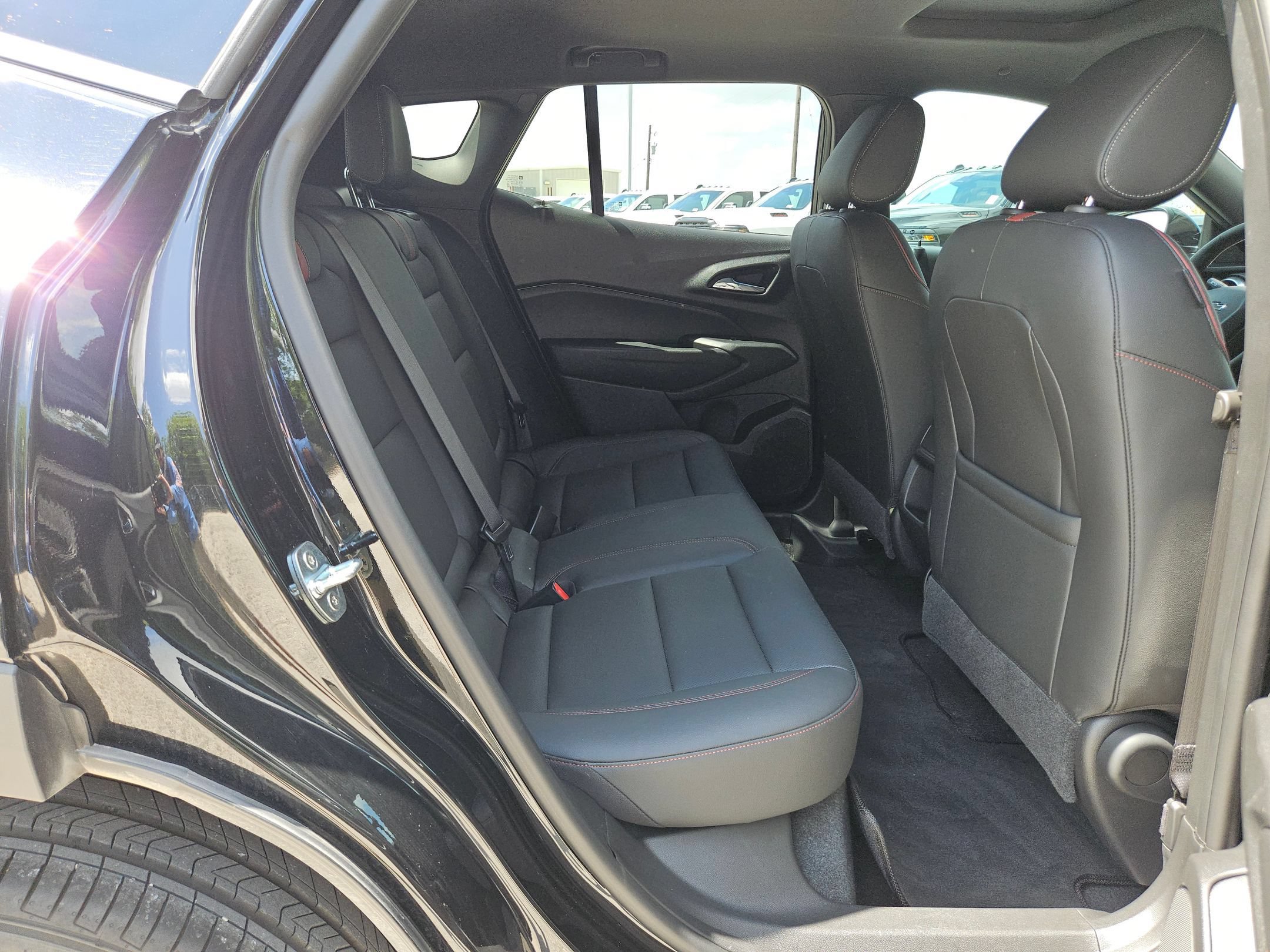 Used 2024 Chevrolet Trax RS w/ Sunroof Package FWD image 25