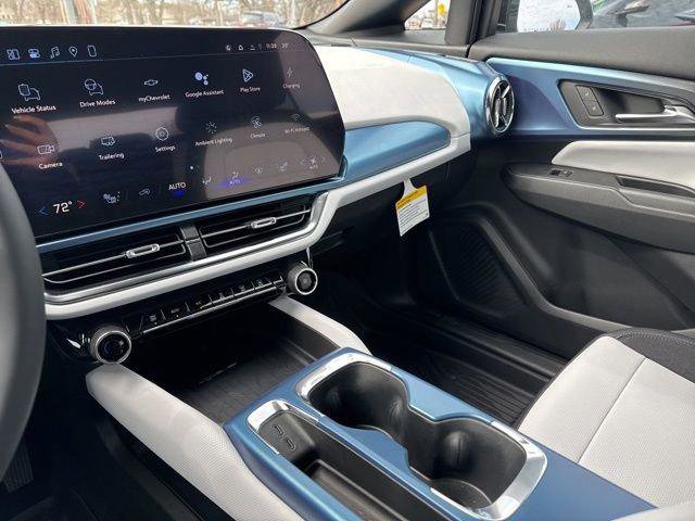 New 2026 Chevrolet Equinox EV LT image 18