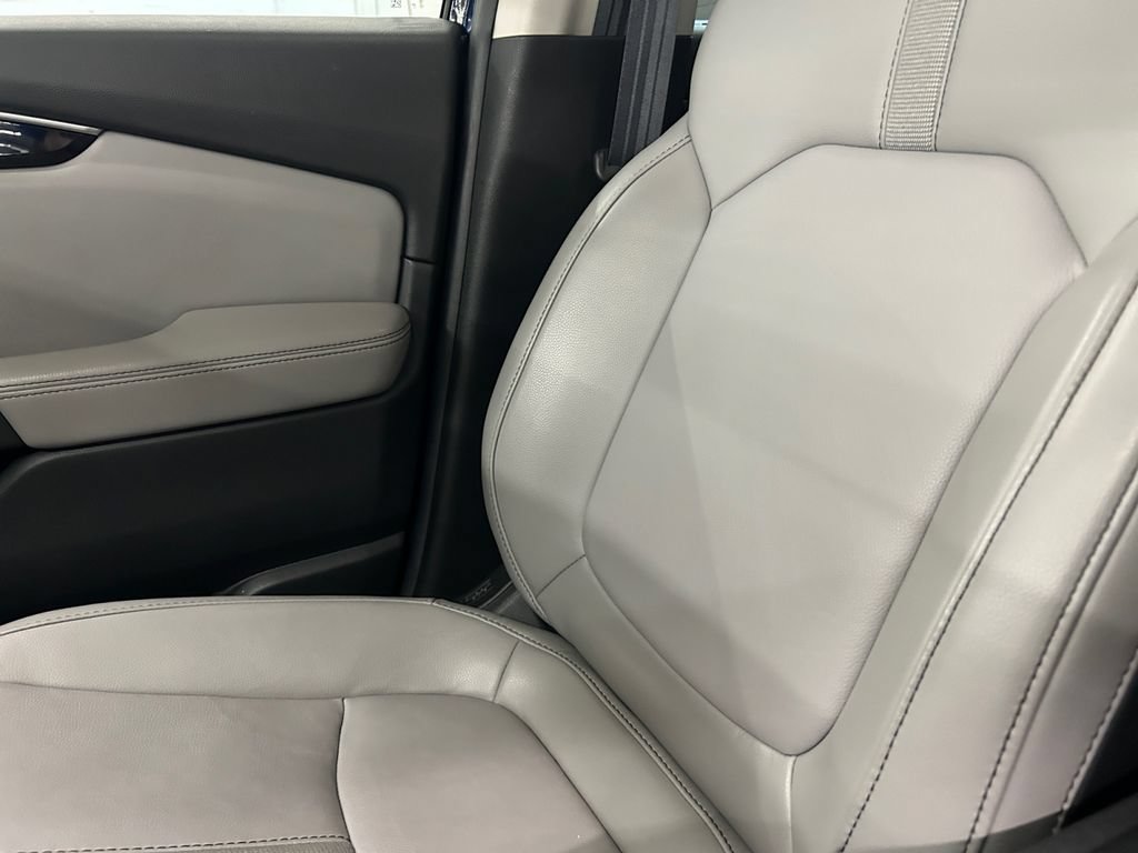 Certified 2025 Honda Pilot Touring image 19