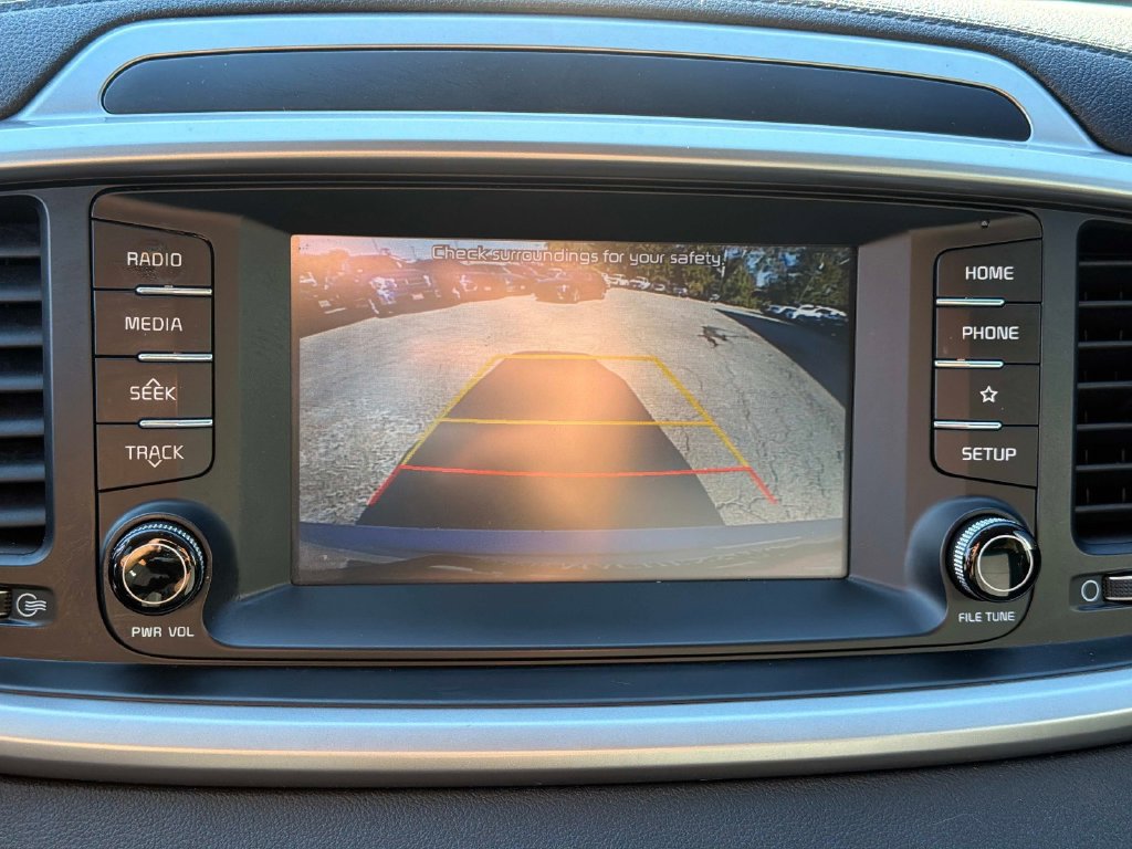 Used 2020 Kia Sorento L FWD image 24