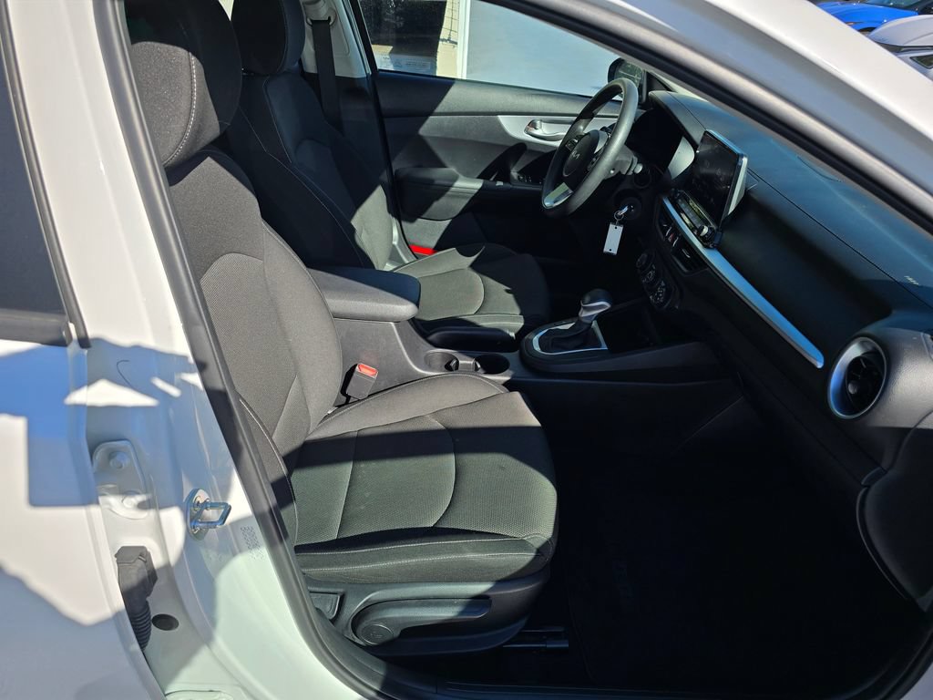 Certified 2024 Kia Forte LXS w/ LXS Technology Package FWD image 11