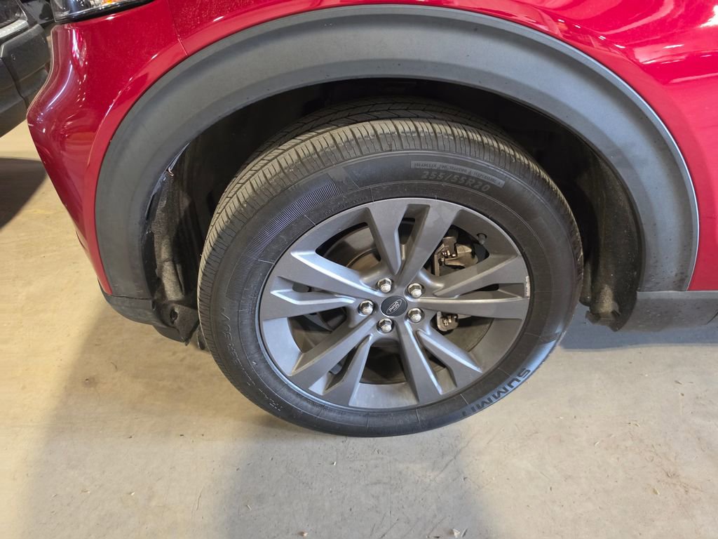 Used 2021 Ford Explorer XLT w/ Equipment Group 202A image 3