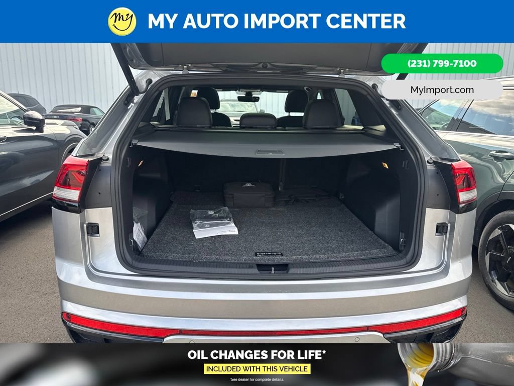 Used 2023 Volkswagen Atlas Cross Sport SEL R-Line AWD/4WD image 25