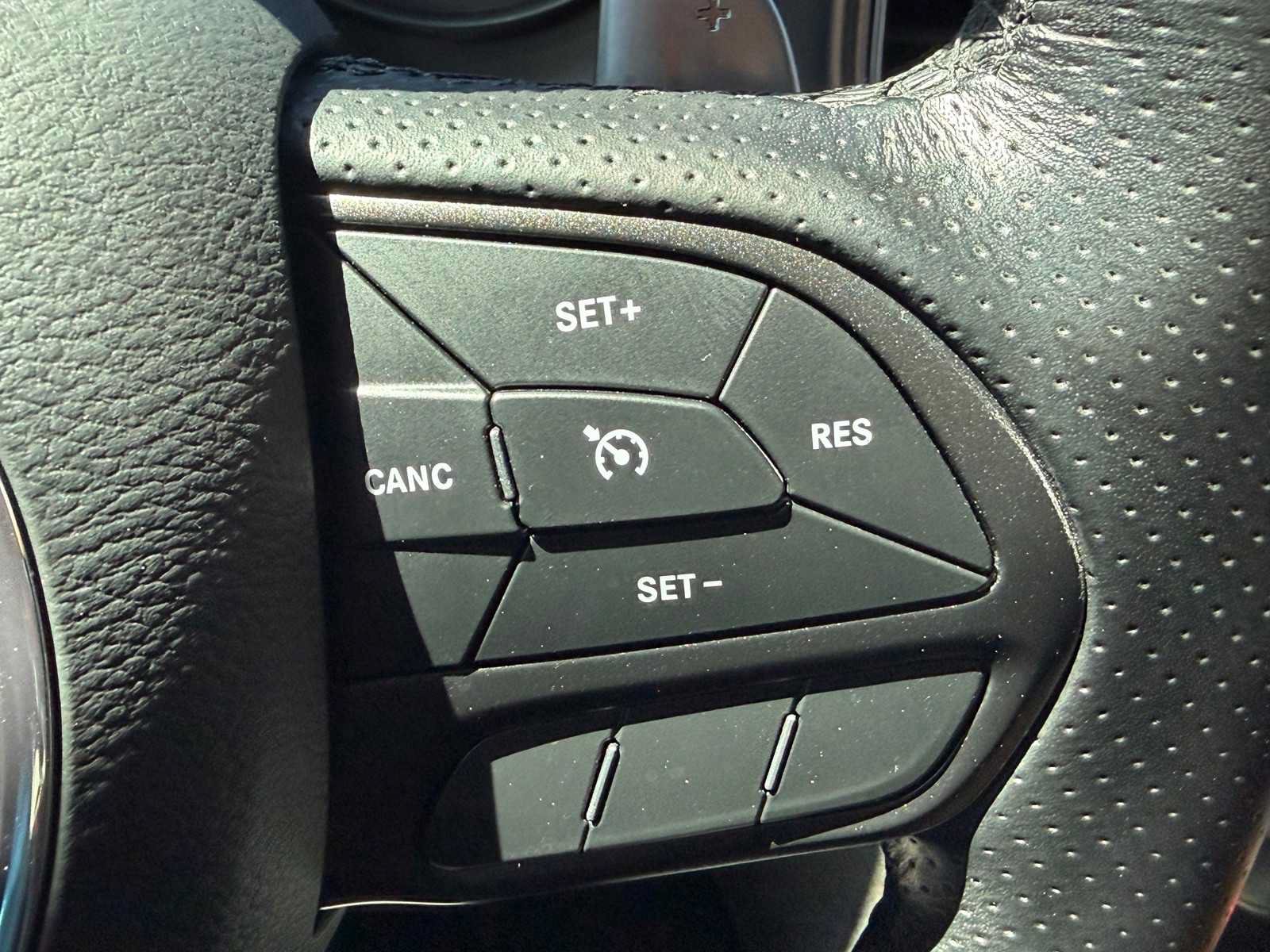 Used 2022 Dodge Charger R/T w/ Performance Handling Group RWD image 20
