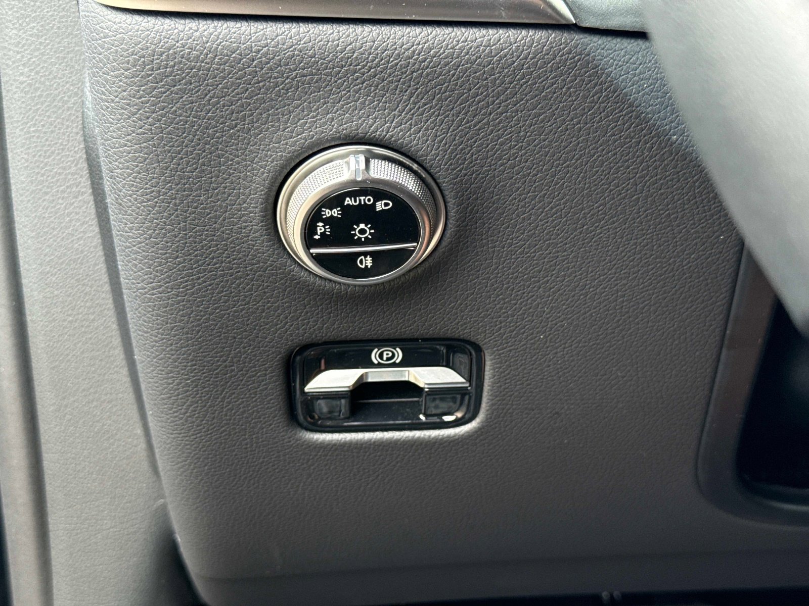 Certified 2026 Mercedes-Benz GLC 300 image 37
