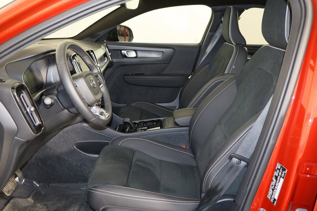 Used 2023 Volvo C40 P8 Recharge Plus w/ Protection Package Premier image 13