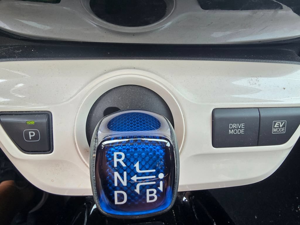 Used 2017 Toyota Prius Four Touring FWD image 36