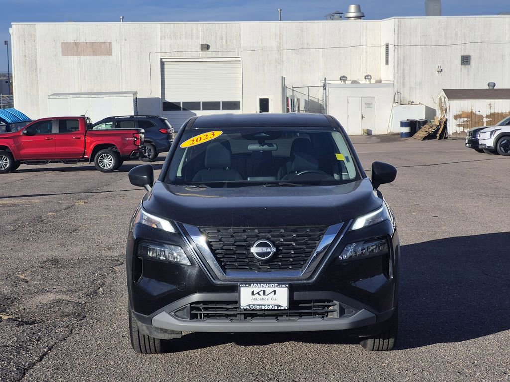 Used 2023 Nissan Rogue S image 3