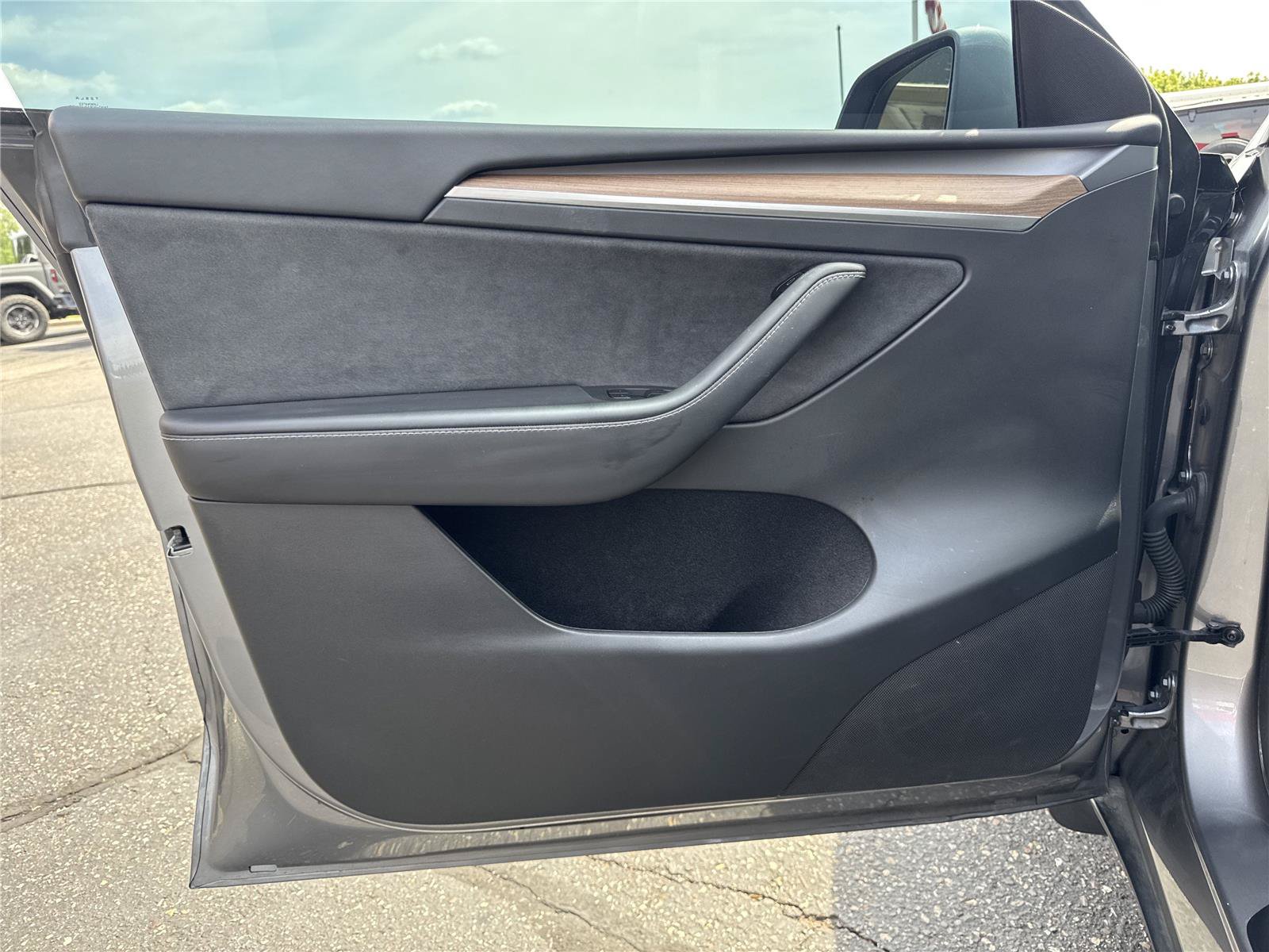 Used 2025 Tesla Model Y Performance AWD/4WD image 13