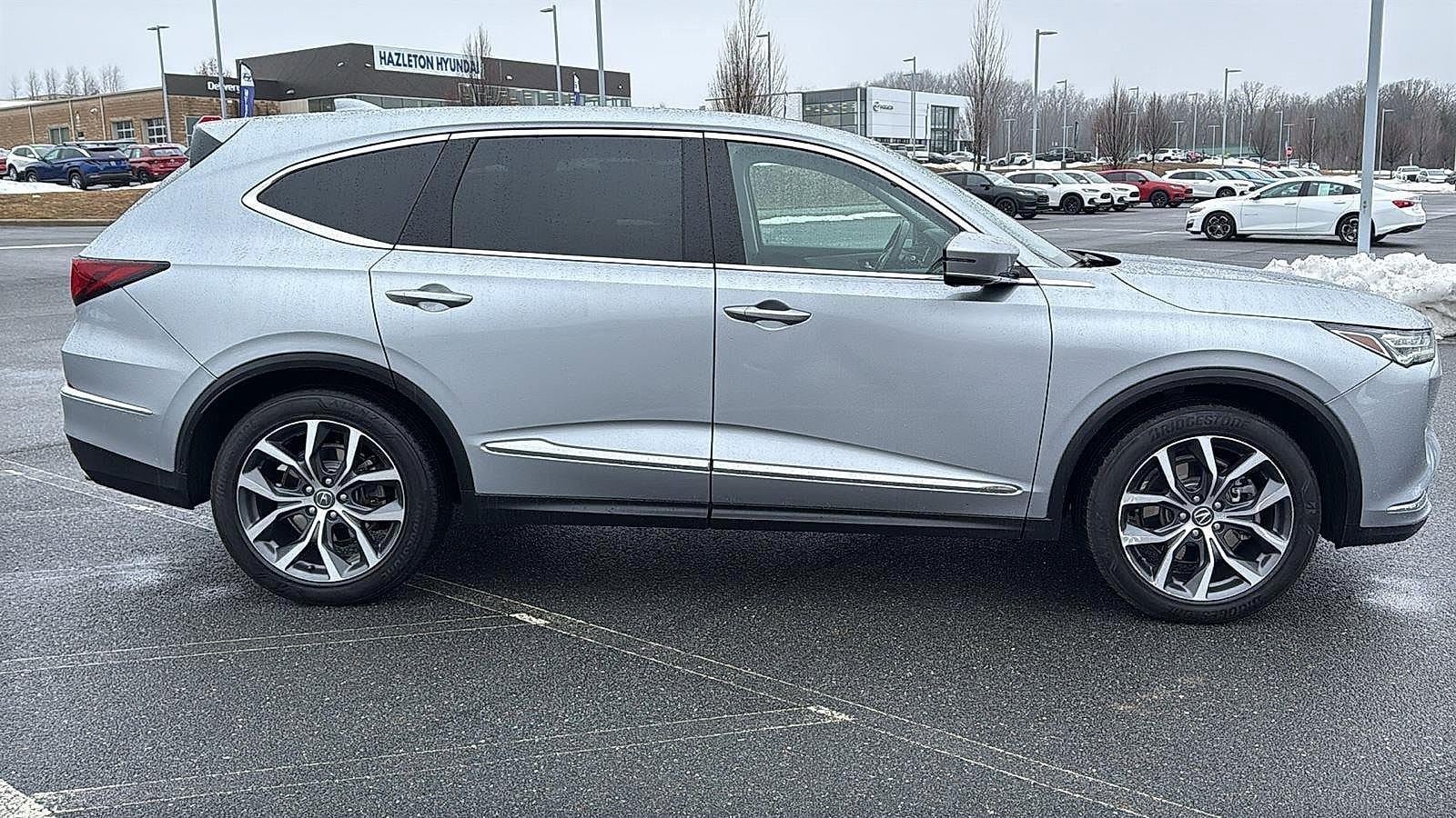 Used 2023 Acura MDX w/ Technology Package AWD/4WD image 4