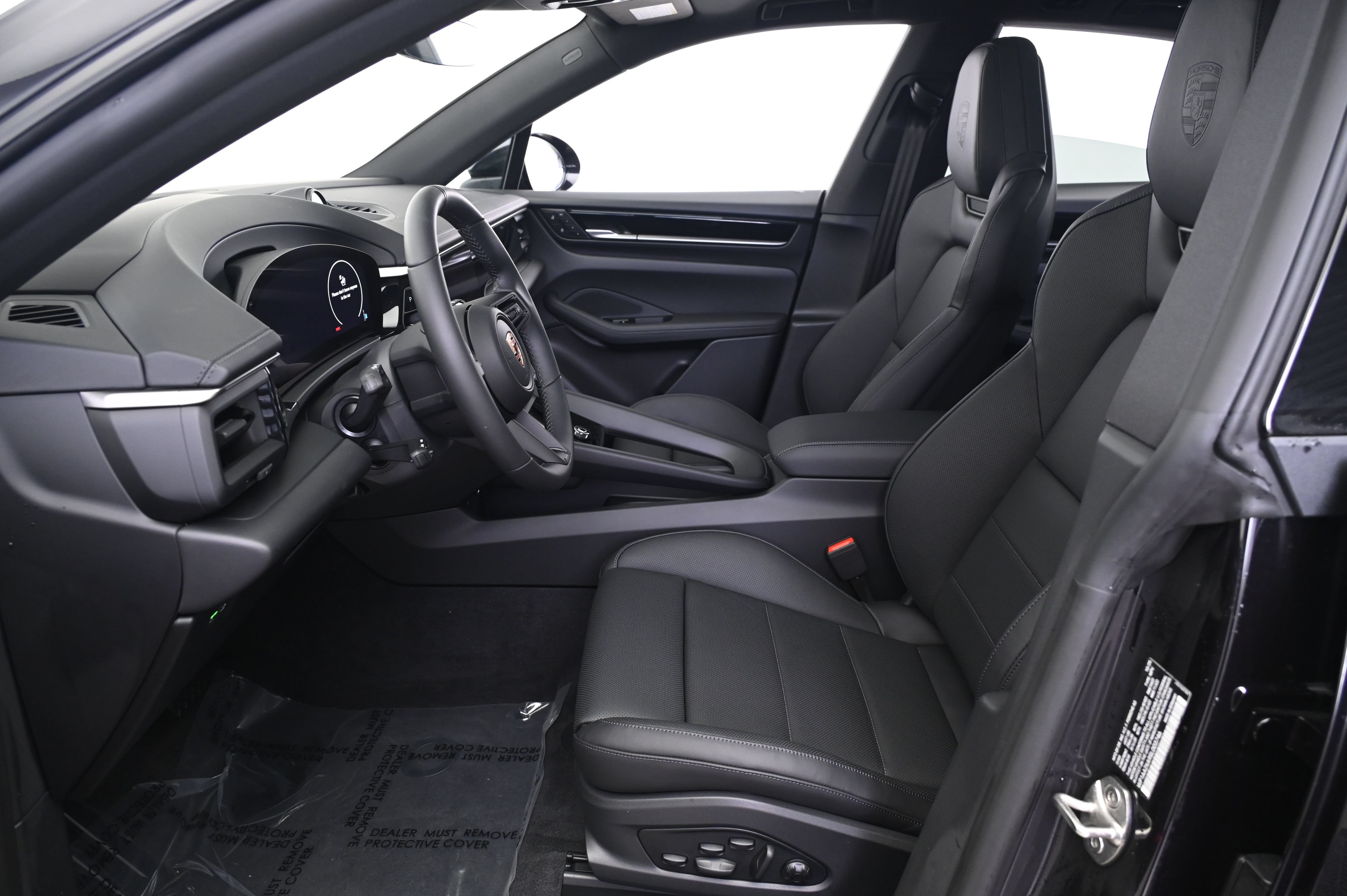 Certified 2025 Porsche Macan 4 Electric AWD/4WD image 30