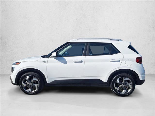 Used 2025 Hyundai Venue SEL image 9