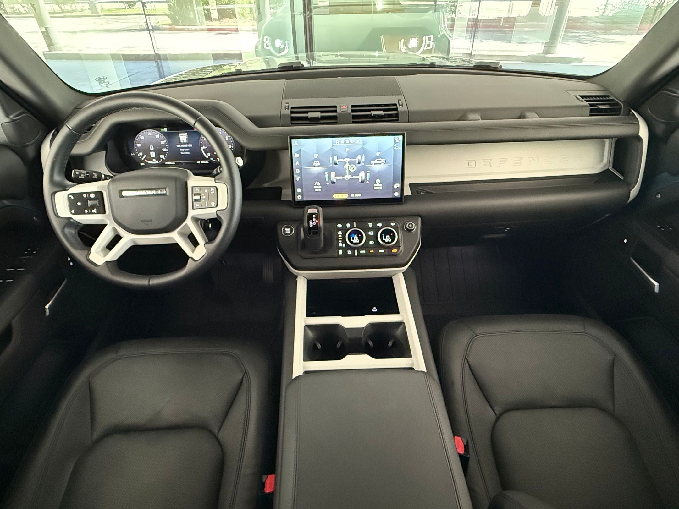 Used 2025 Land Rover Defender 110 S AWD/4WD image 14