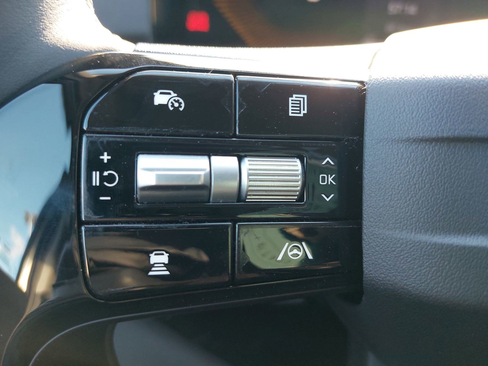 New 2026 Kia Sorento LX FWD image 17